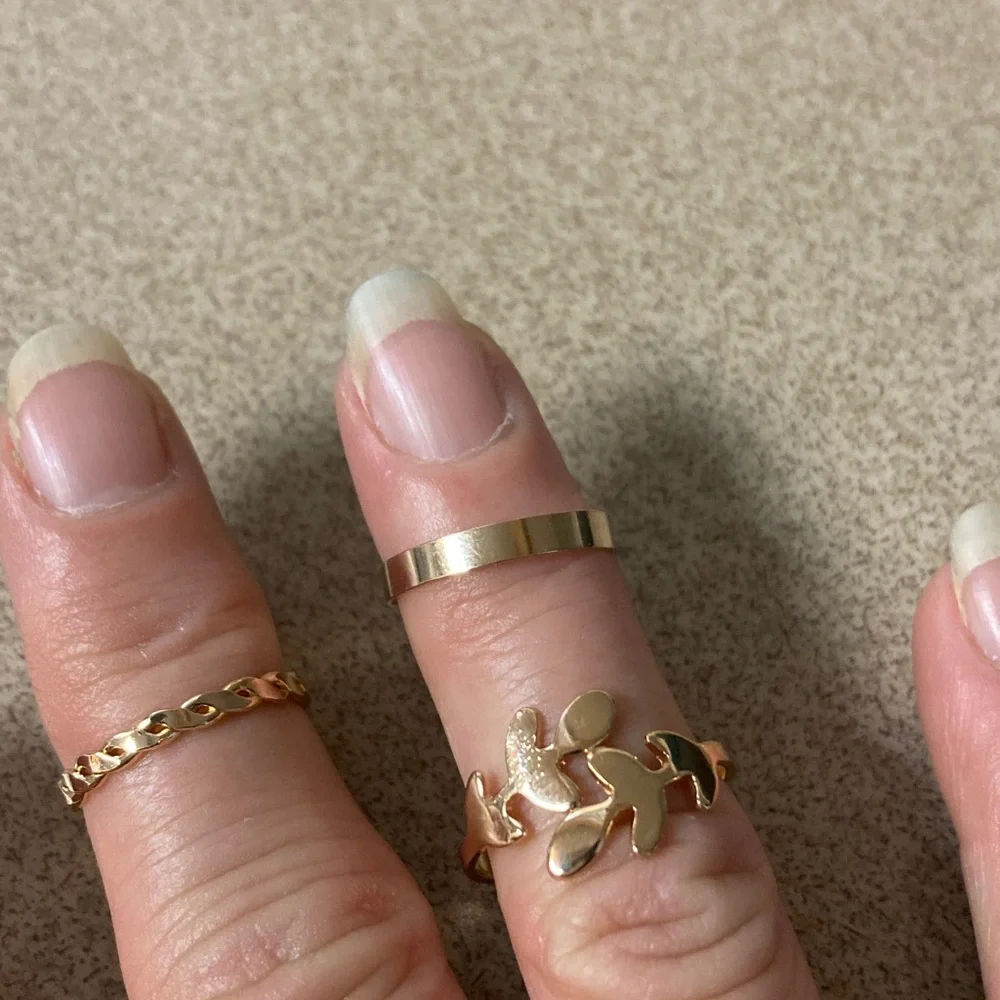 N/A elegant gold